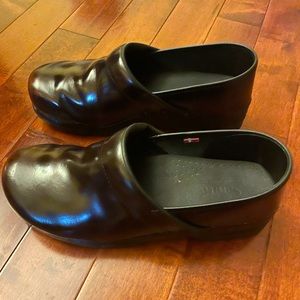 Sanita Leather Clogs - Excellent Condition